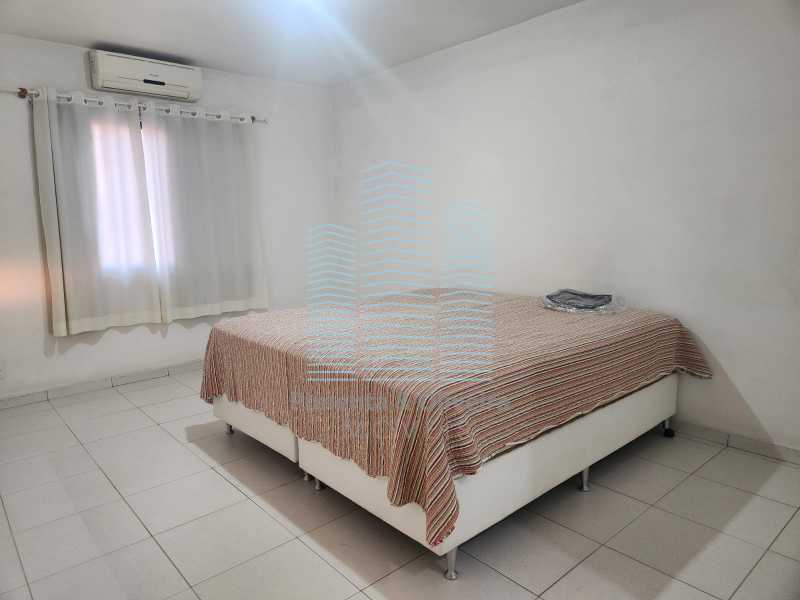 d8068f13-91a3-44e0-9818-4de7f7 - 24