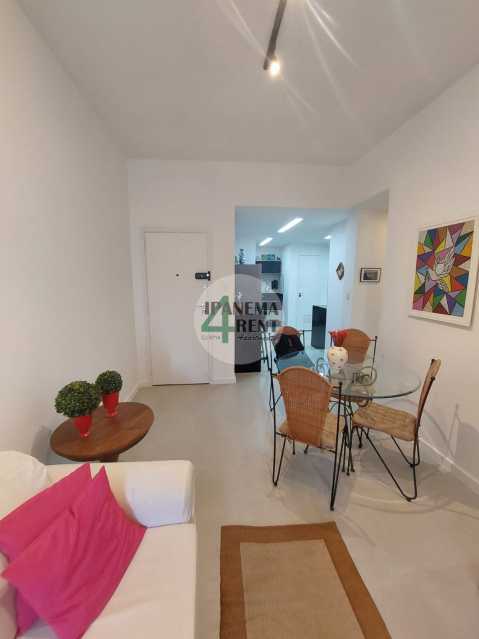 Conheça 01. do imóvel - Sala dois quartos, dois banheiros sendo uma suíte, cozinha com área de serviço integrada, portaria 24 horas, uma vaga de garagem na escritura. - IPV2219 - 3 01. - 3