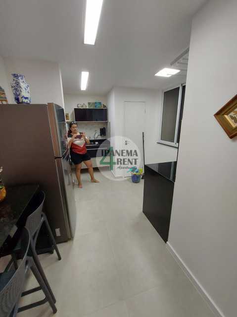 Conheça 05. do imóvel - Sala dois quartos, dois banheiros sendo uma suíte, cozinha com área de serviço integrada, portaria 24 horas, uma vaga de garagem na escritura. - IPV2219 - 7 05. - 7