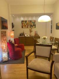Ótima localização - Apartamento de 92 m², sala com três quartos, excelente estado de conservação, dois banheiros sendo uma suíte repleta de armários, cozinha toda reformada, fundos, cinco andares, quatro unidades por andar, uma vaga de garagem. - IPV3272
