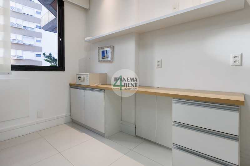 Conheça 30 do imóvel - Ipanema Tower Residencial, melhor localização de Ipanema, apartamento padrão, composto por sala com varanda. - IPF2052 - 25 30 - 25