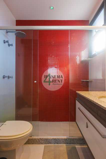 Conheça 65 do imóvel - Cobertura Duplex, três suítes, totalizando três banheiros, uma cozinha, duas salas, sendo as duas com sacada. - IPF3045 - 17 65 - 17