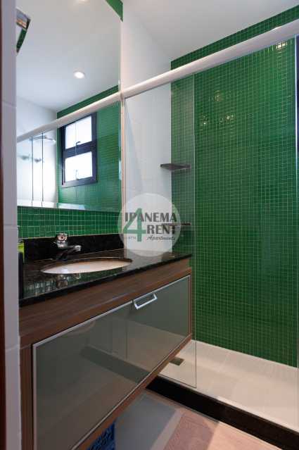Conheça 71 do imóvel - Cobertura Duplex, três suítes, totalizando três banheiros, uma cozinha, duas salas, sendo as duas com sacada. - IPF3045 - 18 71 - 18