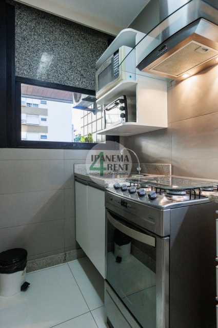 Conheça 15 do imóvel - Ipanema Tower Residencial, melhor localização de Ipanema, apartamento padrão, composto por sala com varanda. - IPV2244 - 12 15 - 12