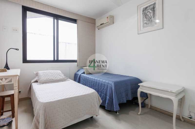 Conheça 32 do imóvel - Ipanema Tower Residencial, melhor localização de Ipanema, apartamento padrão, composto por sala com varanda. - IPF2026 - 24 32 - 24