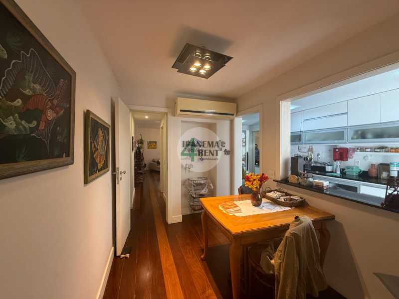 Conheça 08. do imóvel - Apartamento com salão em dois ambientes, 190 m², três quartos sendo uma suíte, três banheiros, duas varandas, copa cozinha e área de serviço. R$ 2.600.000,00 (NEGOCIÁVEIS) - IPV3279 - 13 08. - 13