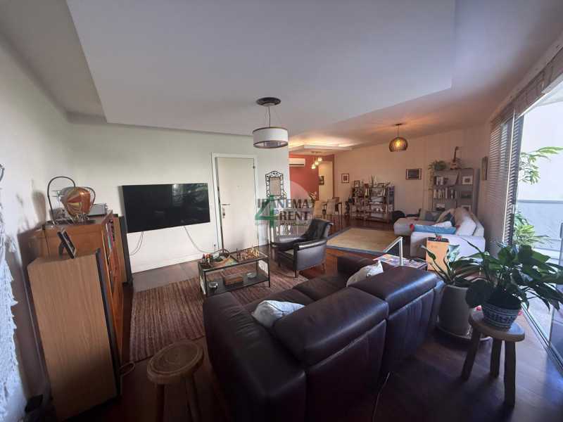 Conheça 11. do imóvel - Apartamento com salão em dois ambientes, 190 m², três quartos sendo uma suíte, três banheiros, duas varandas, copa cozinha e área de serviço. R$ 2.600.000,00 (NEGOCIÁVEIS) - IPV3279 - 8 11. - 8