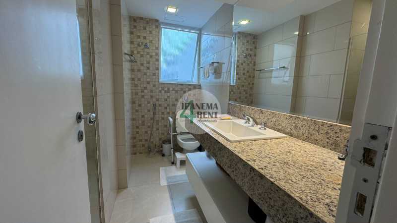 Conheça 21. do imóvel - Apartamento com salão em dois ambientes, 190 m², três quartos sendo uma suíte, três banheiros, duas varandas, copa cozinha e área de serviço. R$ 2.600.000,00 (NEGOCIÁVEIS) - IPV3279 - 26 21. - 26
