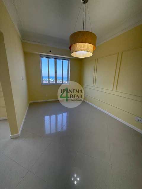 Conheça 15. do imóvel - Excelente apartamento localizado na Avenida Atlântica, esquina com a Rua Djalma Ulrich, em uma das melhores localizações da orla de Copacabana. - IP3059 - 15 15. - 15