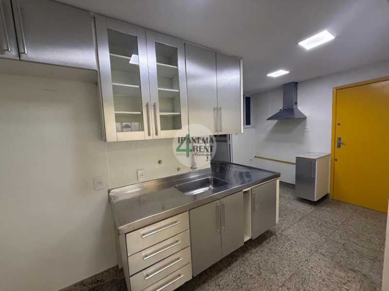 Conheça 28. do imóvel - Excelente apartamento localizado na Avenida Atlântica, esquina com a Rua Djalma Ulrich, em uma das melhores localizações da orla de Copacabana. - IP3059 - 27 28. - 27