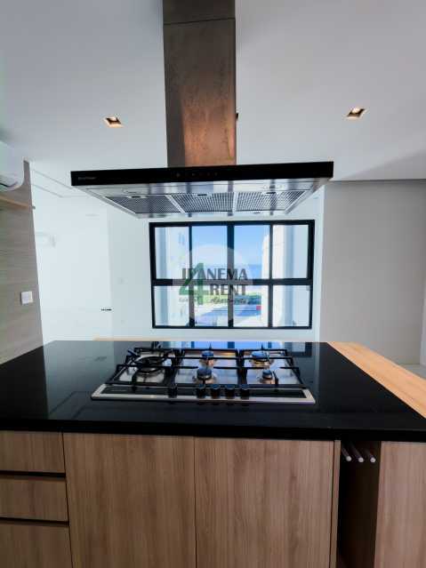 Conheça 27 do imóvel - Excelente cobertura duplex na Barra da Tijuca - Posto 2 - IPV6077 - 26 27 - 26