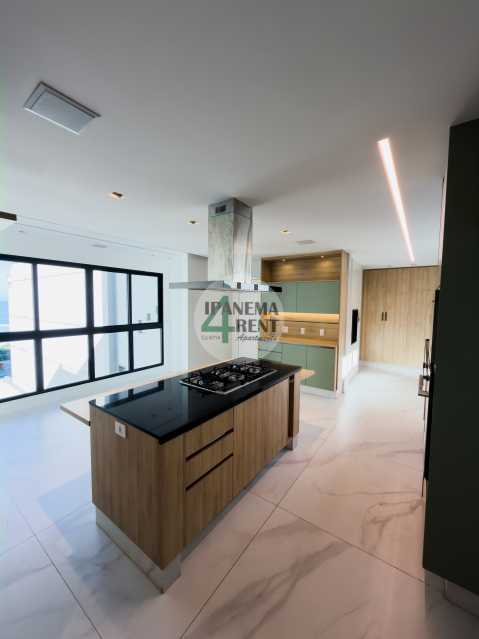 Conheça 28 do imóvel - Excelente cobertura duplex na Barra da Tijuca - Posto 2 - IPV6077 - 27 28 - 27