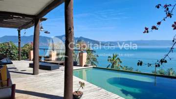PRÓXIMO A PRAIA - CASA COM VISTA PARA O MAR, EM ILHABELA - ILCA30188