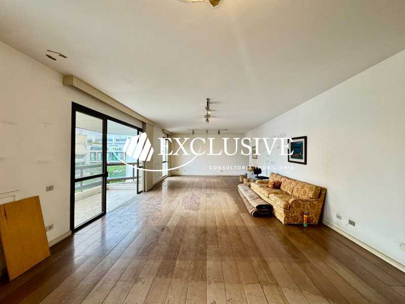 WhatsApp Image 2025-12-04 at 1 - 4