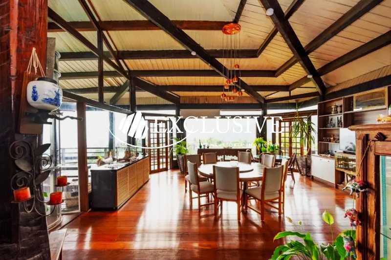 casa-com-4-quartos-venda-697m- - 3
