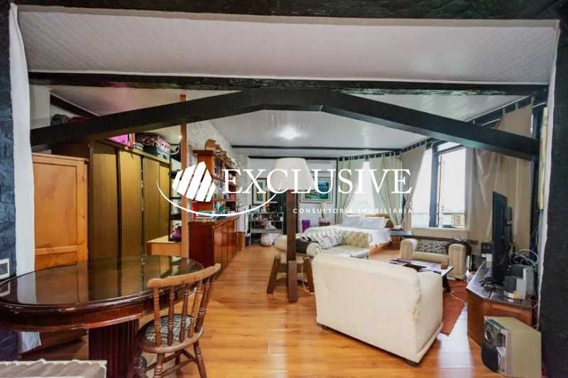 casa-com-4-quartos-venda-697m- - 17
