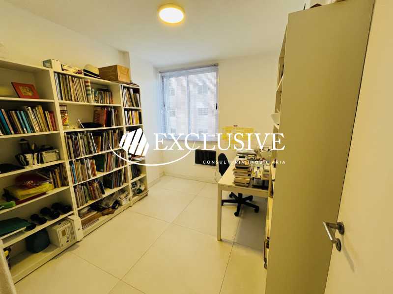 25. Quarto lateral a. - 20