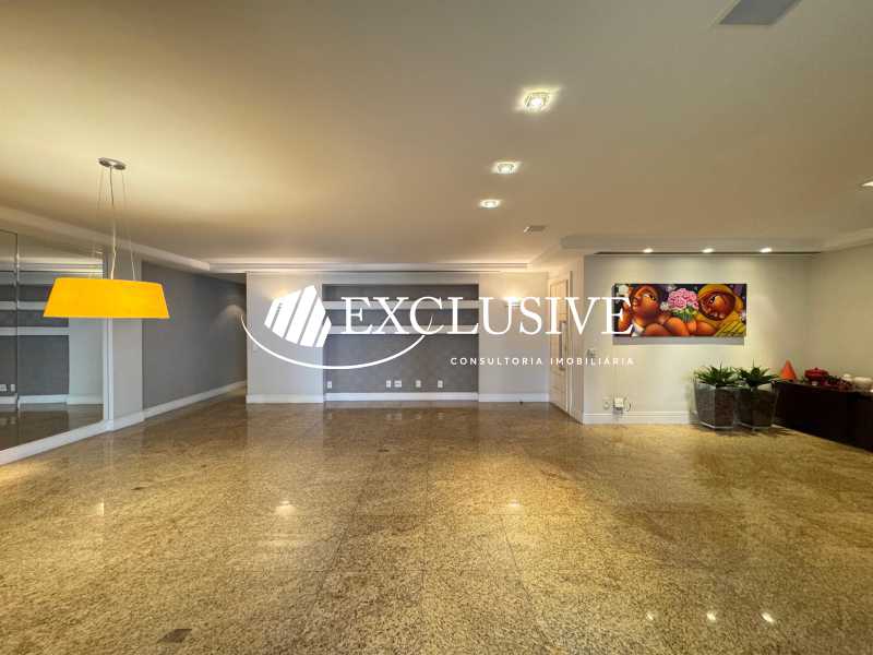 WhatsApp Image 2025-12-17 at 1 - 7