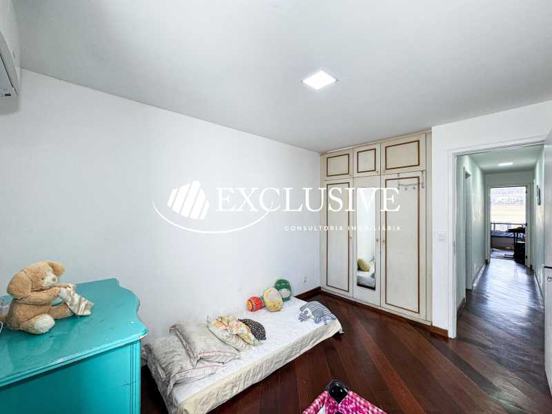 PHOTO-2025-12-10-11-22-13 2 - 17