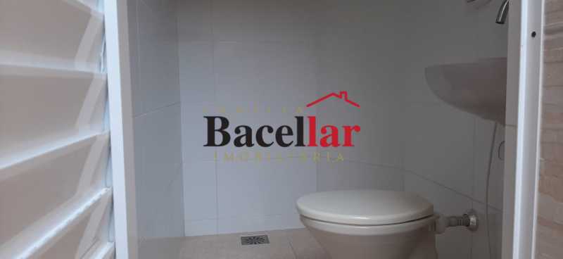 2e9abf25-3c1a-4b0f-9ea3-f8a882 - 24