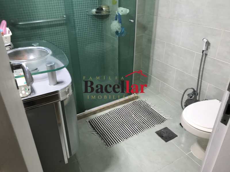 87CFE61D-8A25-4B99-8BBB-B522C7 - 13