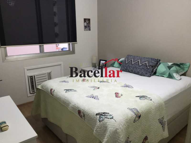 2B2AFF94-894B-4E89-BAED-634972 - 16