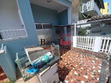 Ótima localização - Ampla casa na região do Engenho Novo, proximidade Av. Marechal Rondon e Rua Barão do Bom Retiro ! - TICA40249