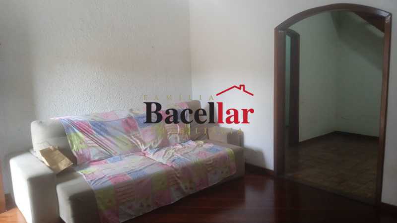 8f4db7b1-84db-4542-ab4f-529c1c - 4