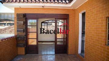 Ótima localização - Casa triplex Varanda, 3 quartos, suíte e 1 edícula. Tijuca - TICA30241