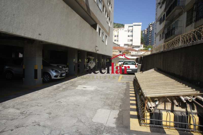 GARAGEM F1 - 11