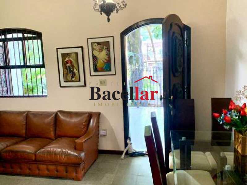 casa-com-4-quartos-a-venda-298 - 3