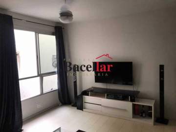 Ótima localização - Apartamento 02 quartos e 1 vaga na escritura . - TIAP25977