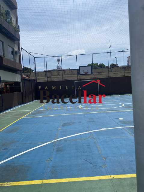 19 QUADRA DE ESPORTES - 19