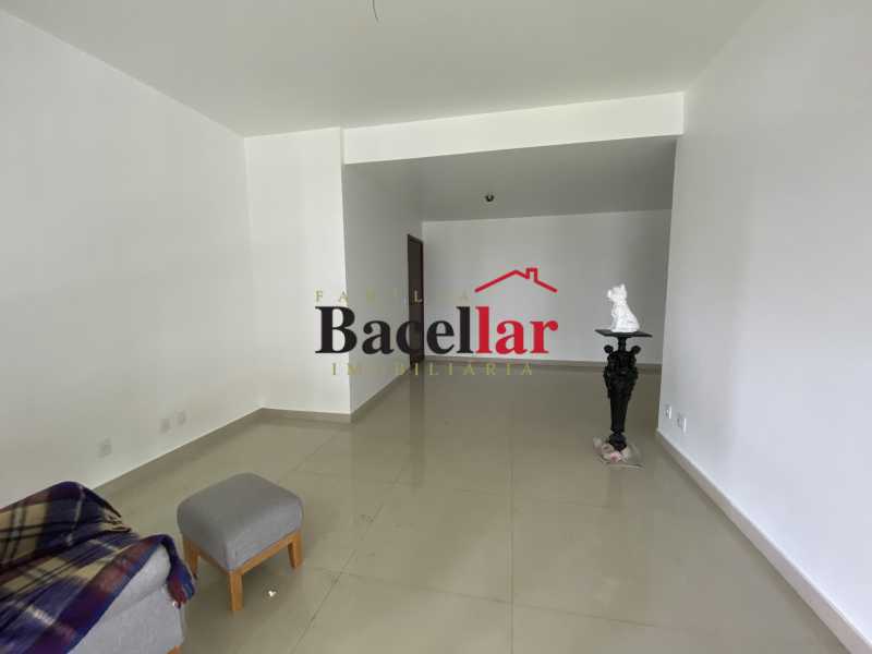 329BBF68-BA2A-473B-AD76-7E56DD - 7