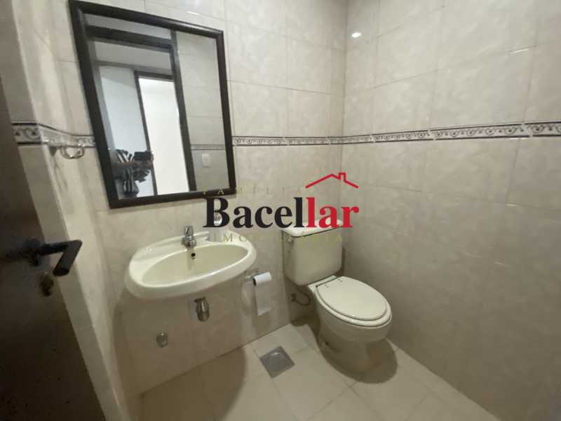 23DC073F-FB1E-4030-BECD-2A33BC - 16