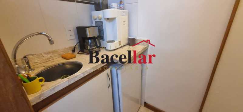 ffe04fef-f181-427e-a21a-937048 - 20