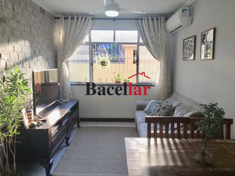 Sala . - 1