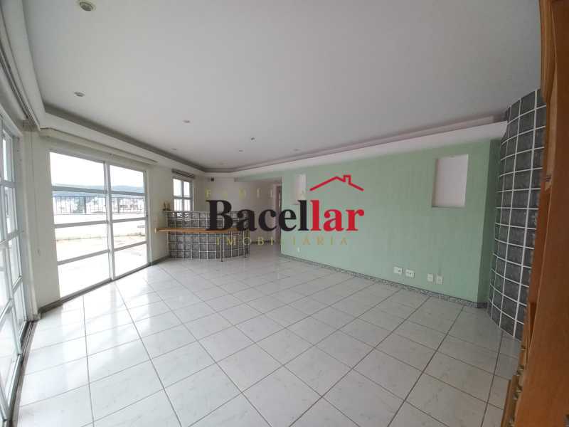 ea965e9d-b46d-465d-83ce-e6ffef - 24