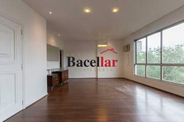 Ótima localização - APARTAMENTO 03 QUARTOS - VAGA NA ESCRITURA - TIAP34471