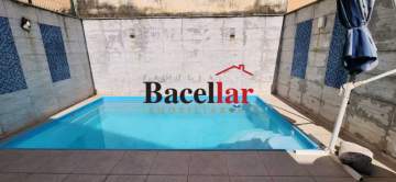 Ótima localização - Piscina com churrasqueira - MECA40007
