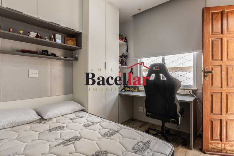 17-627811_quarto_3 - 18