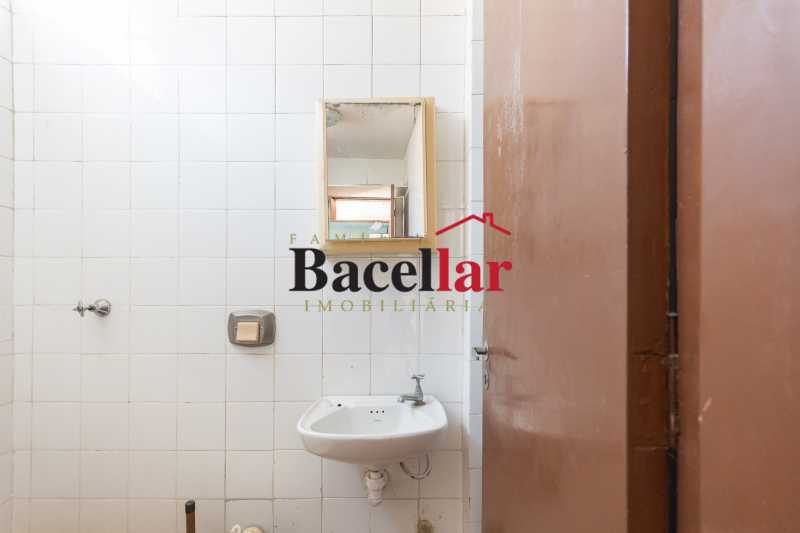 9_Banheiro de serviço 1 - 24