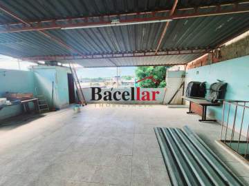 Ótima localização - CASA COM QUINTAL - MEGA30002