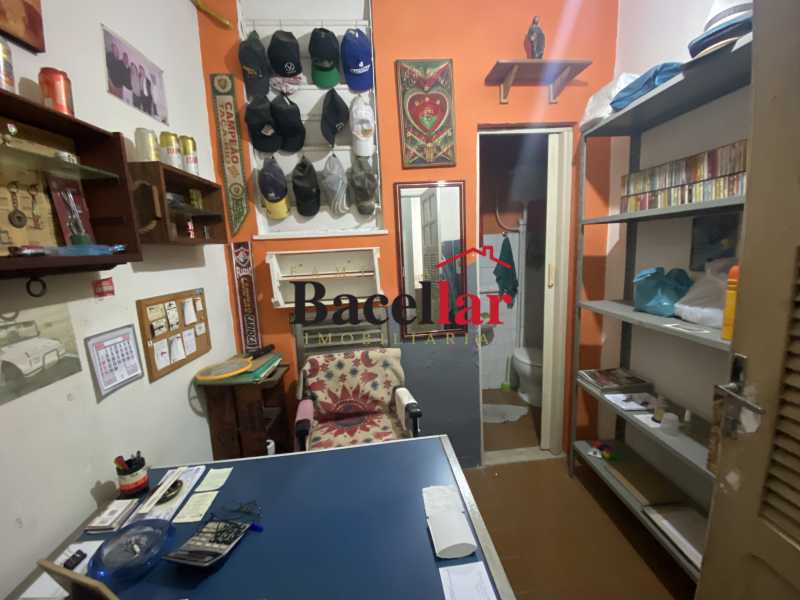 AFFEE6F1-7BD8-41B3-AB74-1AA899 - 29