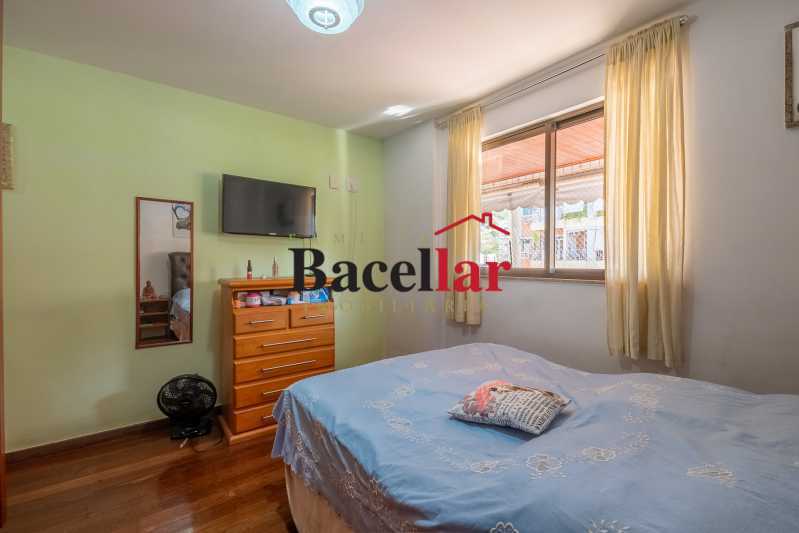 8-944613_quarto_1 - 8