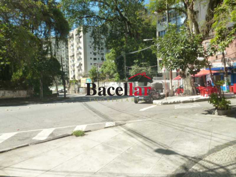 P1200837 - 3