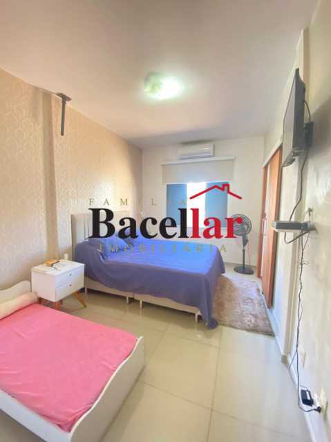 b7d4c9f1-9049-43e5-88a9-fe16a7 - 19