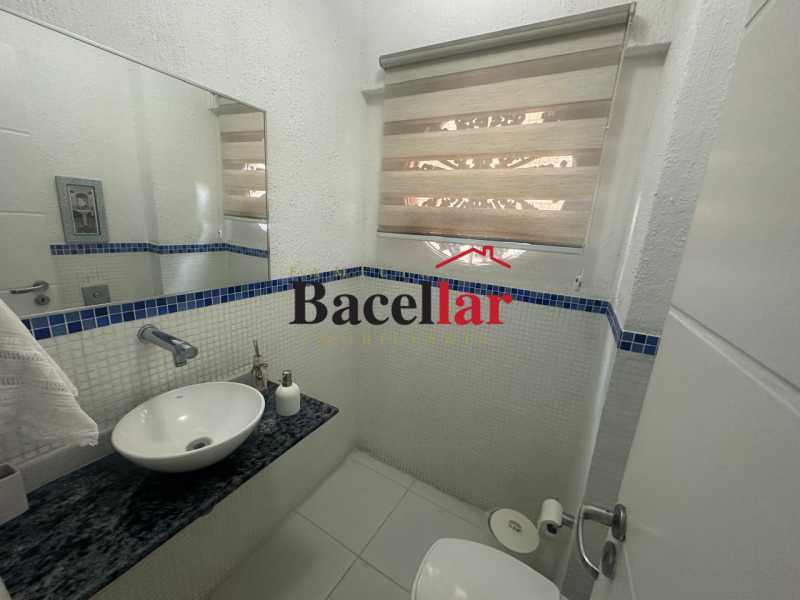ad4ea282-9e10-4d26-8221-e1559f - 19