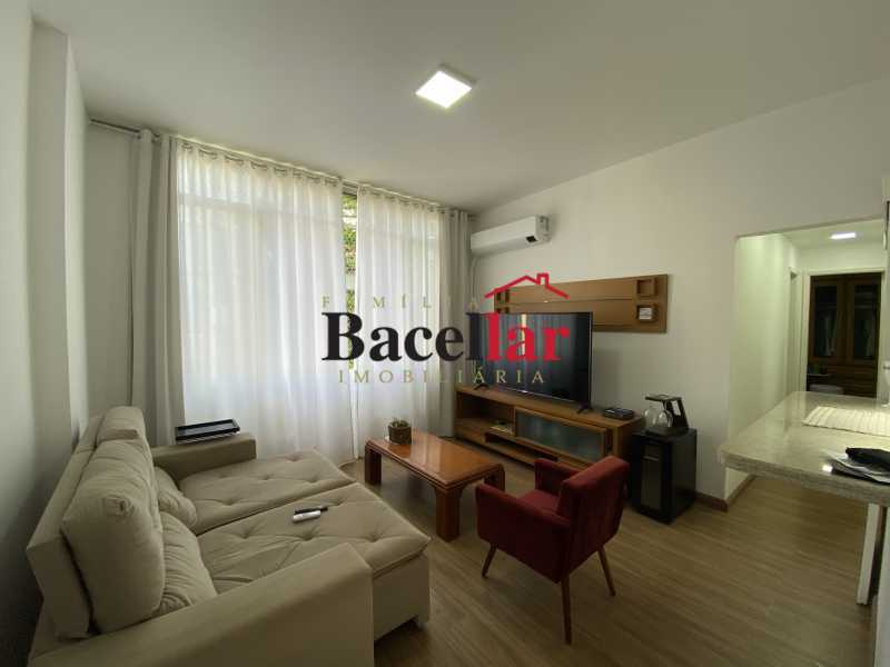 0B52E69B-EB57-486F-BA37-2BD5DC - 3