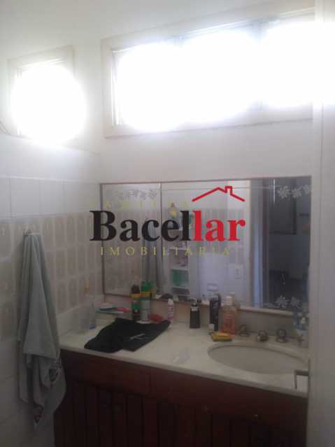 WhatsApp Image 2024-10-28 at 1 - 5